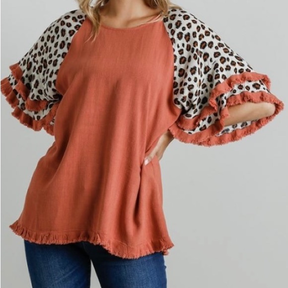 Umgee Tops - Linen Tunic Top |Animal Print |Layered Bell Sleeves |Small |Red Clay |Preloved